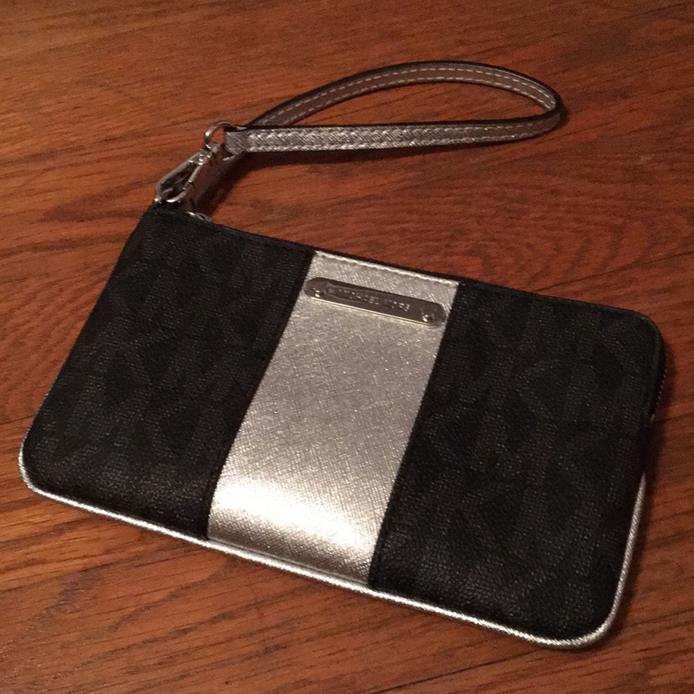 MIchael Kors Wristlet